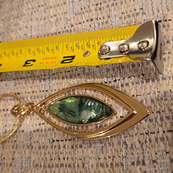 NAPIER BRAND WOMENS FASHION JEWELRY PENDANT NECKLACE & MATCHING DANGLE EARRINGS - Picture 12 of 12